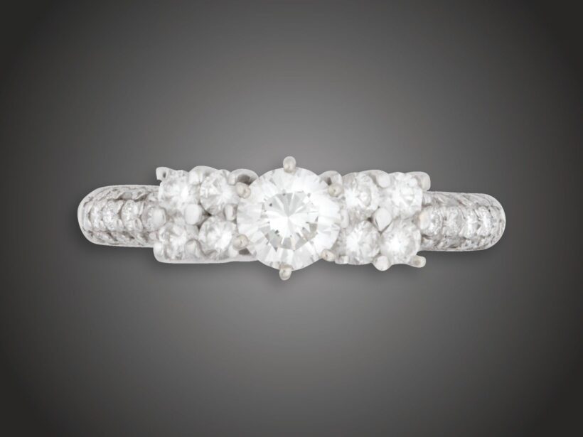Gyűrű, 585 au, 35 bril. cca. 0,90 ct, 3,1 g