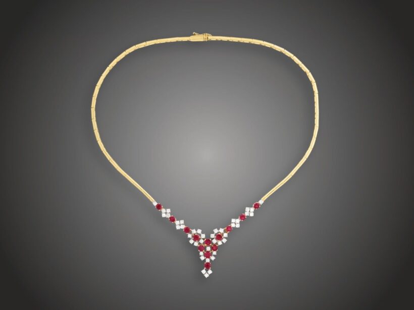 Nyakék, 585 au, 13 rubin cca. 5,60 ct, 41 bril. cca. 2,90 ct, 30,6 g
