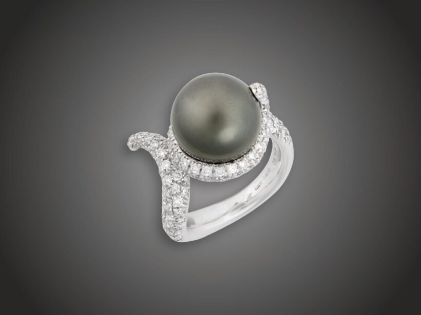 Gyűrű, 750 au, t. gyöngy, 113 bril. cca. 1,08 ct, 16,5 g
