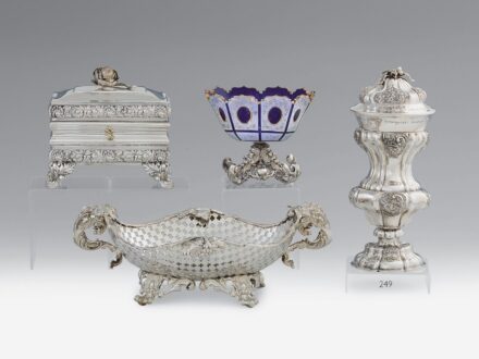 Nagyváradi biedermeier fedeles serleg, ezüst 399 g.