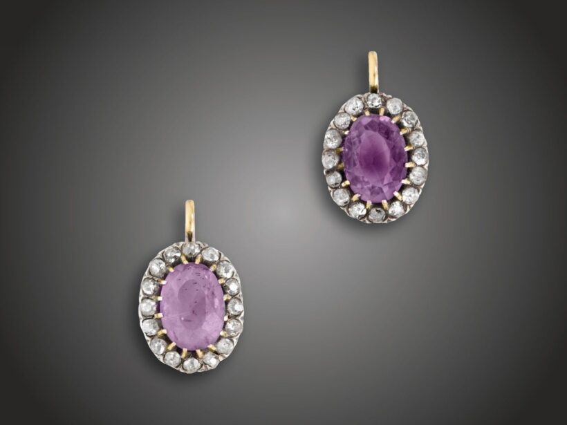 Fülbevaló, 580 au, 2 ametiszt, 32 bril. cca. 0,90 ct, 4,5 g 