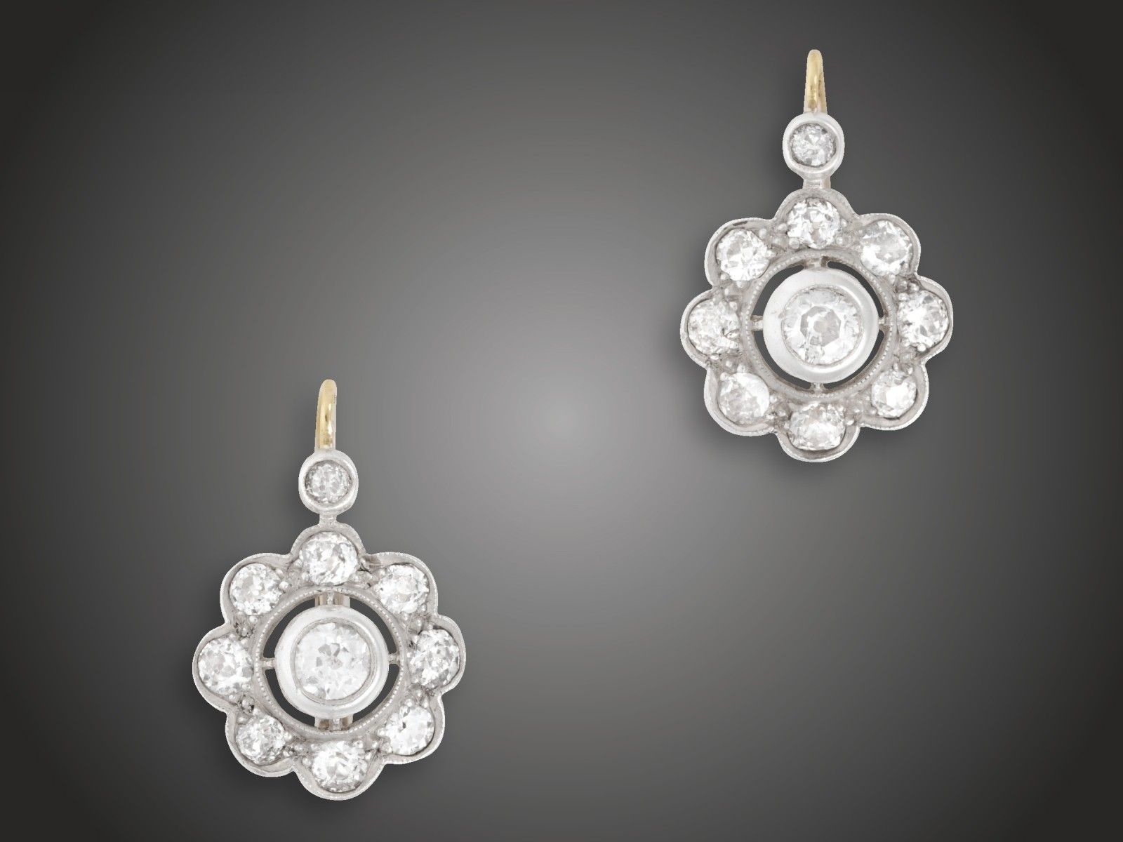 Fülbevaló, 580 au, ag, 20 bril. cca. 2,10 ct, 4,8 g