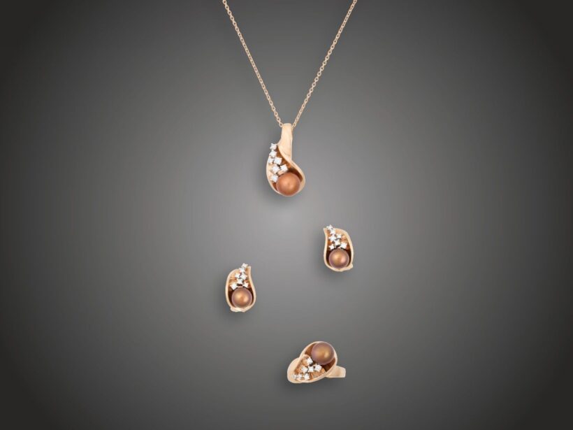 Garnitúra, 4 db, 750, 585 au, 28 bril. cca. 0,85 ct, 4 t. gyöngy, 28,9 g 