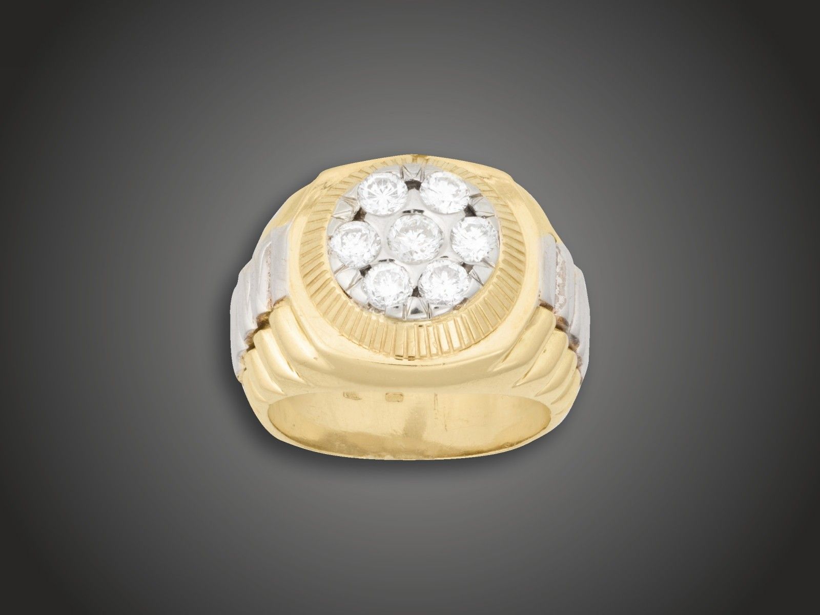 Gyűrű, 750 au, 7 bril. cca. 0,80 ct, 18,2 g