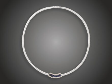 Nyakék, 585 au, 8 zafír cca. 1,20 ct, 31 bril. cca. 0,30 ct, 24,7 g