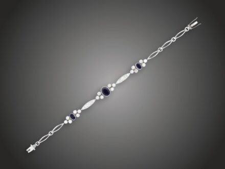 Karkötő, 585 au, 3 zafír 3,74 ct, 28 bril. 2,23 ct, 13,3 g