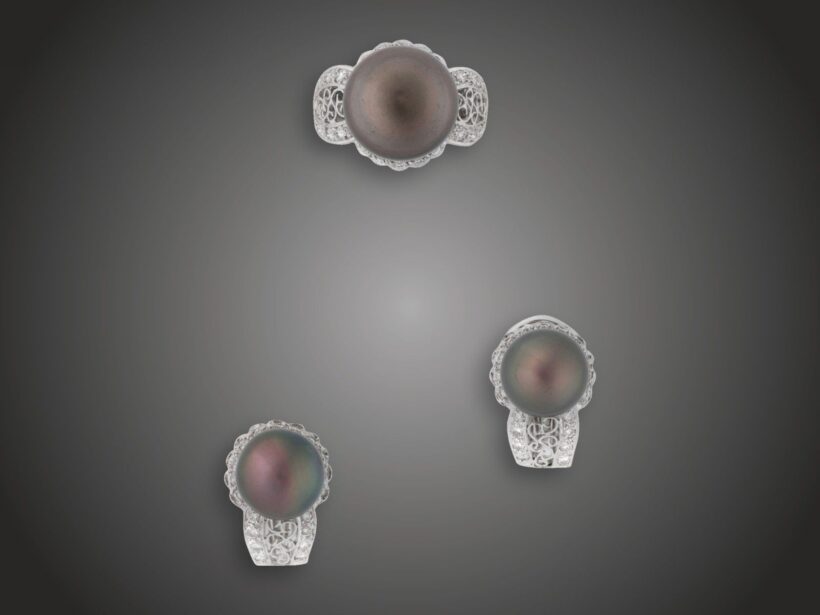 Gyűrű, fülbevaló, 750 au, 3 t. gyöngy, 64 bril. cca. 1,30 ct, 20,1 g 