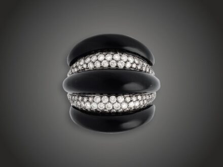 Gyűrű, Damiani, 750 au, ónix, 102 bril. cca. 1,50 ct, 16,4 g 