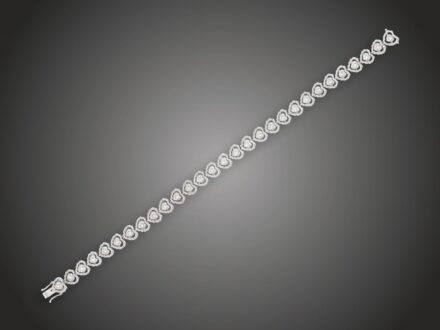 Karkötő, 750 au, 29 bril. cca. 0,45 ct, 18,7 g 