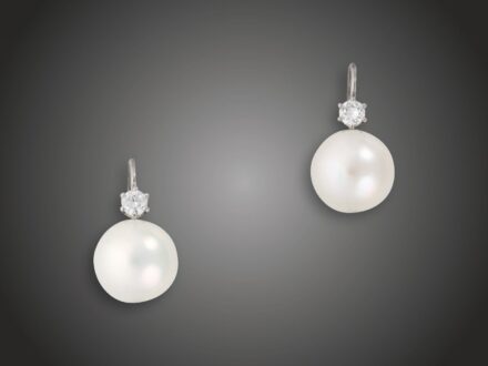 Fülbevaló, 585 au, 2 bril. cca. 0,45 ct, 2 t. gyöngy, 7,5 g 