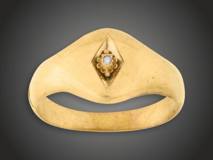 Karék, 580 au, 1 gyém. cca. 0,15 ct, 20,9 g 