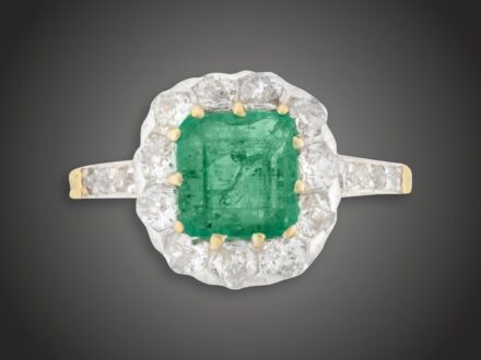 Gyűrű, 580 au, ag, 1 smaragd cca. 1,0 ct, 17 bril. cca. 0,70 ct, 4,5 g 
