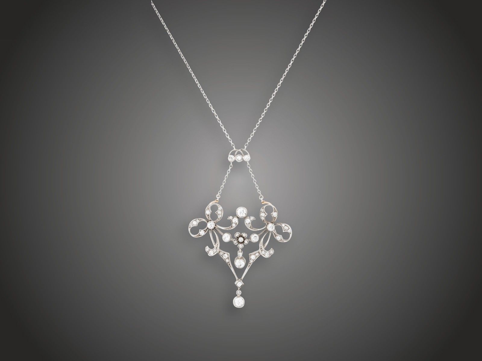 Nyakék, 950 pt, 585 au, ag, 54 bril. cca. 2,70 ct, 15,8 g