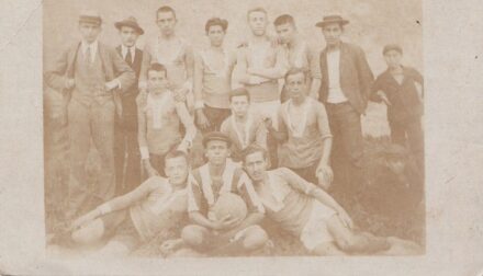 51-1180 1918 Focicsapat, fotólap hátulja felíratozva 14x9cm