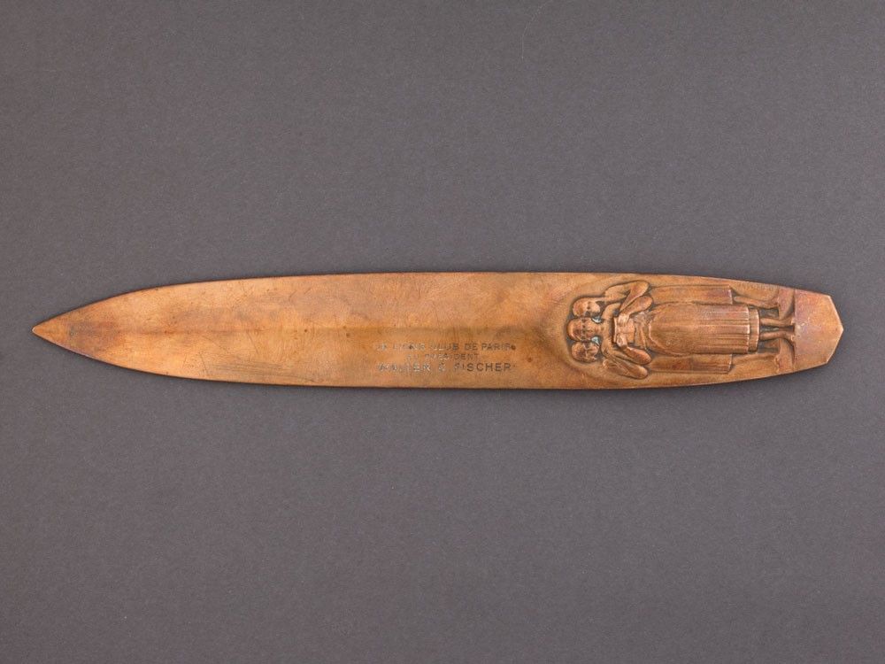 Szecessziós levélbontó