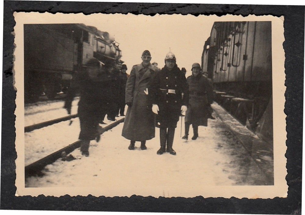 54-1282 cca 1940 Magyar rendőrörök!