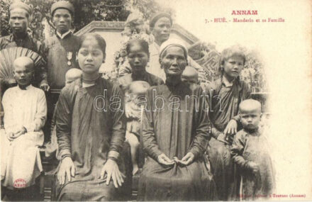 Hue, Mandarin et sa Famille