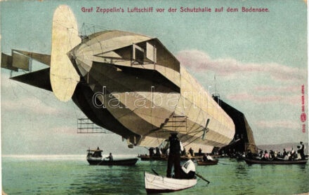 Graf Zeppelin's Luftschiff vor der Schutzhalle auf dem Bodensee / Zeppelin airship on Lake Bodensee