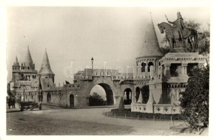 Budapest I. Halászbástya, Szent István szobor