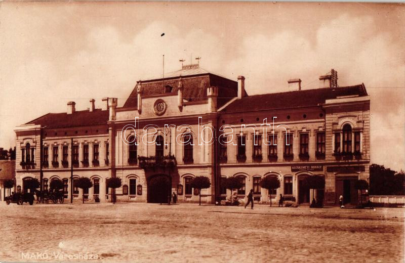 Makó, Városháza, Kecskeméti Mihály férfi szabó és Berliner Mihály üzlete