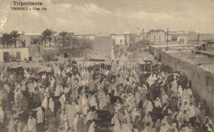 Tripoli, Tripolitania; Una via / street, market