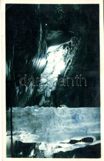 Dobsina; jégbarlang belső, a Nagyterem / ice cave interior, the Great Hall (EB)