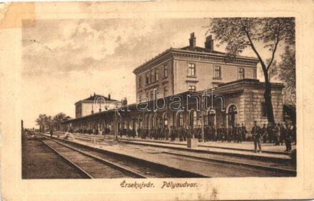 Érsekújvár, Nové Zámky; vasútállomás, Takács János papírkereskedő kiadása / railway station (Rb)