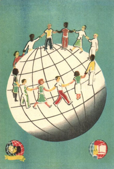 3 db MODERN reklámlap a Nemzetközi Demokratikus Nőszövetségtől és Diákszövetségtől / 3 modern Hungarian advertisement postcards of the International Association of Democratic Women and Youth Association