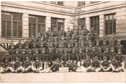 1914 K.u.K. Auto-Truppe / K.u.K. Autó csapatok magyar, német és cseh katonákkal K.u.K. egyenruhában, csoportkép / K.u.K. auto troops military group photo