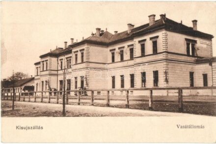 Kisújszállás, Vasútállomás (EK)