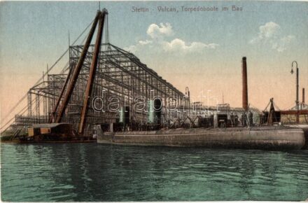 Stettin, Szczecin; Schiffswerft Vulkan. Torpedoboote im Bau / Vulcan Kaiserliche and Kriegsmarine ship factory, shipyard, German torpedo boats in construction (EK)