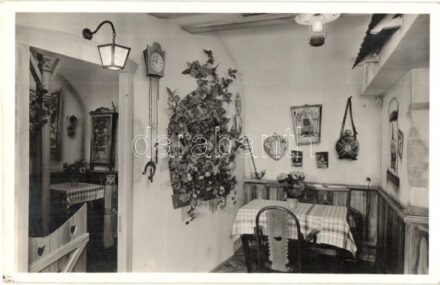 Budapest VIII. Baross Kávéház Étterem, Muskátli Grill, belső. József körút 45.