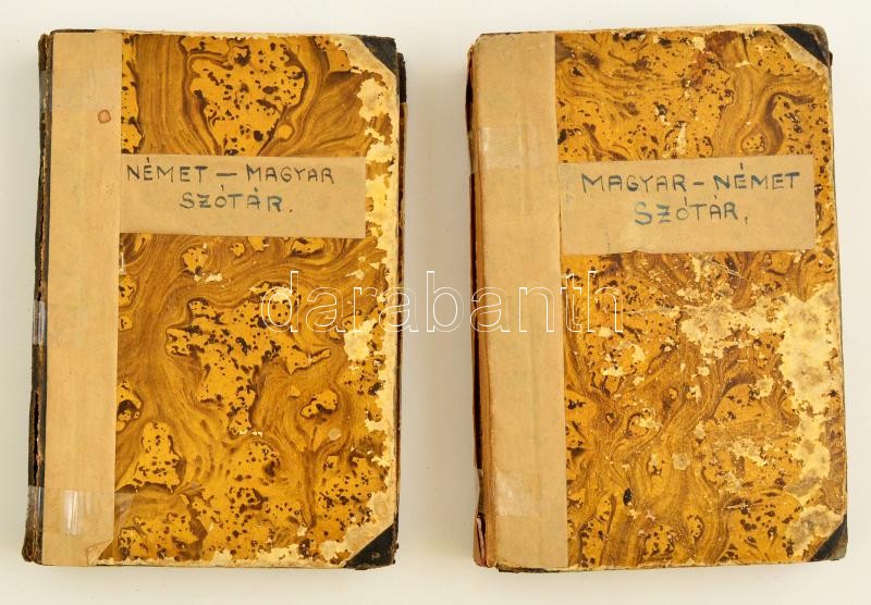 Ballagi Mór: Iskolai és utazási magyar és német, német és magyar zsebszótár. Pest, 1857-1858, Heckenast Gusztáv,(Landerer és Heckenast-ny. Félvászon-kötésben, rossz állapotban, viseltes borítóval, sérült kötéssel, az I. kötet
