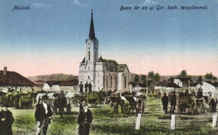 Miskolc, Búza tér, Új görög katolikus templom, piac árusokkal