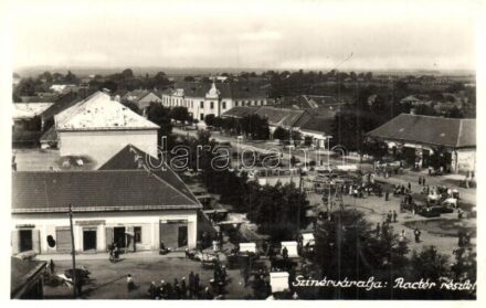 Szinérváralja, Seini; Piac tér, Herschkovits Blanka, Stauder Gyula és Márkovits üzlete, Járásbíróság, vásár körhintával / market square, shops, court, fair with carousel. Fotó Kósa