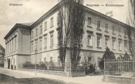 Komárom, Komárnó; Megyeház / county hall