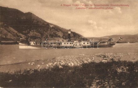 Leányfalu oldalkerekes személyszállító gőzös. Magyar Királyi Folyam- és Tengerhajózási Részvénytársaság (MFTR) Klösz György és fia / Hungarian passenger steamship