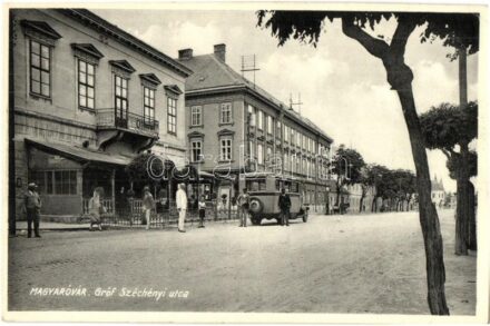 Magyaróvár, Mosonmagyaróvár Gróf Széchenyi utca, autóbusz buszvezetővel és jegykezelővel. Ács Istvánné kiadása (EK)