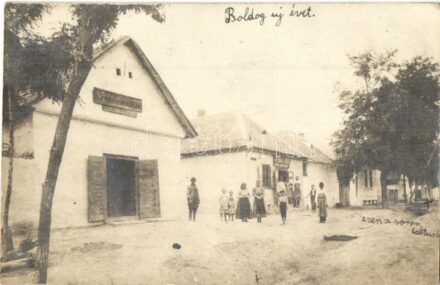 Aldebrő, Szövetkezet üzlete és italmérése. photo (EK)