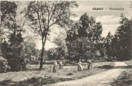 Gödöllő, Park, asszonyok kaszával, gereblyével (EK)