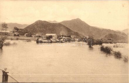 Virpazar, Zeleznicka stanica / railway station, wagons, boats. R. Mosinger