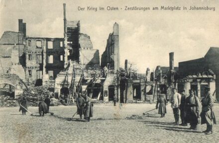 Pisz, Johannisburg; Der Krieg im Osten, Zerstörungen am Marktplatz / Destruction at the marketplace