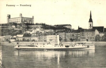 Pozsony, Pressburg, Bratislava; Várhegy, 'Hildegarde' lapátkerekes gőzhajó / castle hill, Hildegarde passenger paddle steamer