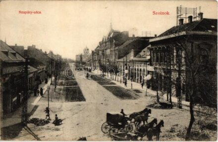 1911 Szolnok, Szapáry utca, Könyvnyomda, háttérben az izraelita templom, zsinagóga