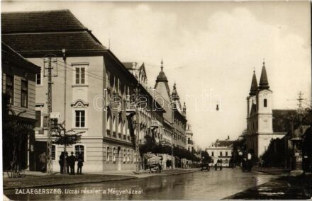 1930 Zalaegerszeg, utca, Megyeház, Gyógyszertár, patika, 'Sphinx' benzin táblája, kerékpár, automobil, templom. Kiadja Kakas Ágoston (EK)