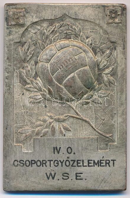 DN 'IV. O. CSOPORTGYŐZELEMÉRT W. S. E.' ezüstözött Br emlékplakett (40x60mm) T:2 kopott ezüstözés