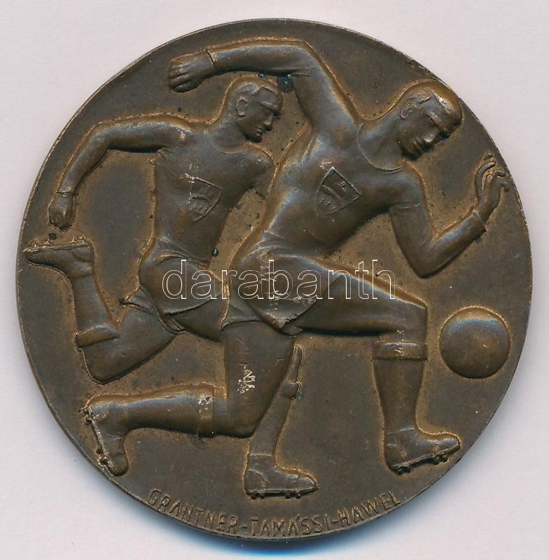 1942. 'MLSZ - BUDAPESTI KERÜLET - TART. BAJN. I. OSZT. 1. 1941-42.' Br díjérem. Szign: Grantner-Tamási-Hawel (40mm) T:2,2-