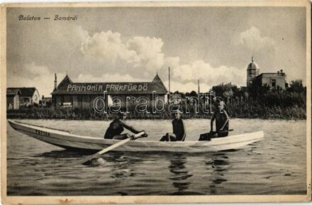 Zamárdi, Balatonzamárdi; Pannonia parkfürdő, gyerekek a 'Potyka' csónakban. Schäffer Gyula felvétele