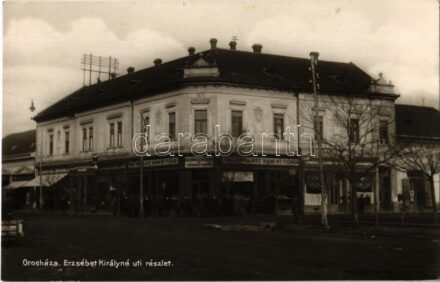 1945 Orosháza, Erzsébet királyné útja, Magyar-Olasz Bank Rt. fiókja, Pollák Ármin, Ágoston és Dauda üzlete, Bőriparosok Szövetkezete, Hangya Szövetkezet üzlete. G. Szabó J. kiadása