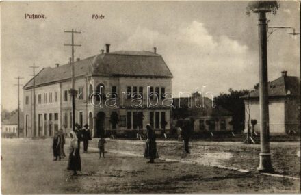 Putnok, Fő tér, Putnoki Hitelbank R.T., bútorraktár. Kovács Antal kiadása